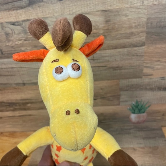 Toys R Us Exclusive Geoffrey Plush 9 Inch - Soft and Snuggly Giraffe - Picture 8 of 9
